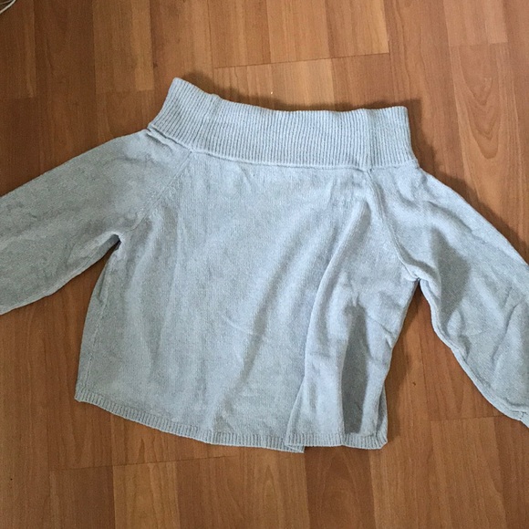 Off the shoulder sweater, worn once - Picture 4 of 4